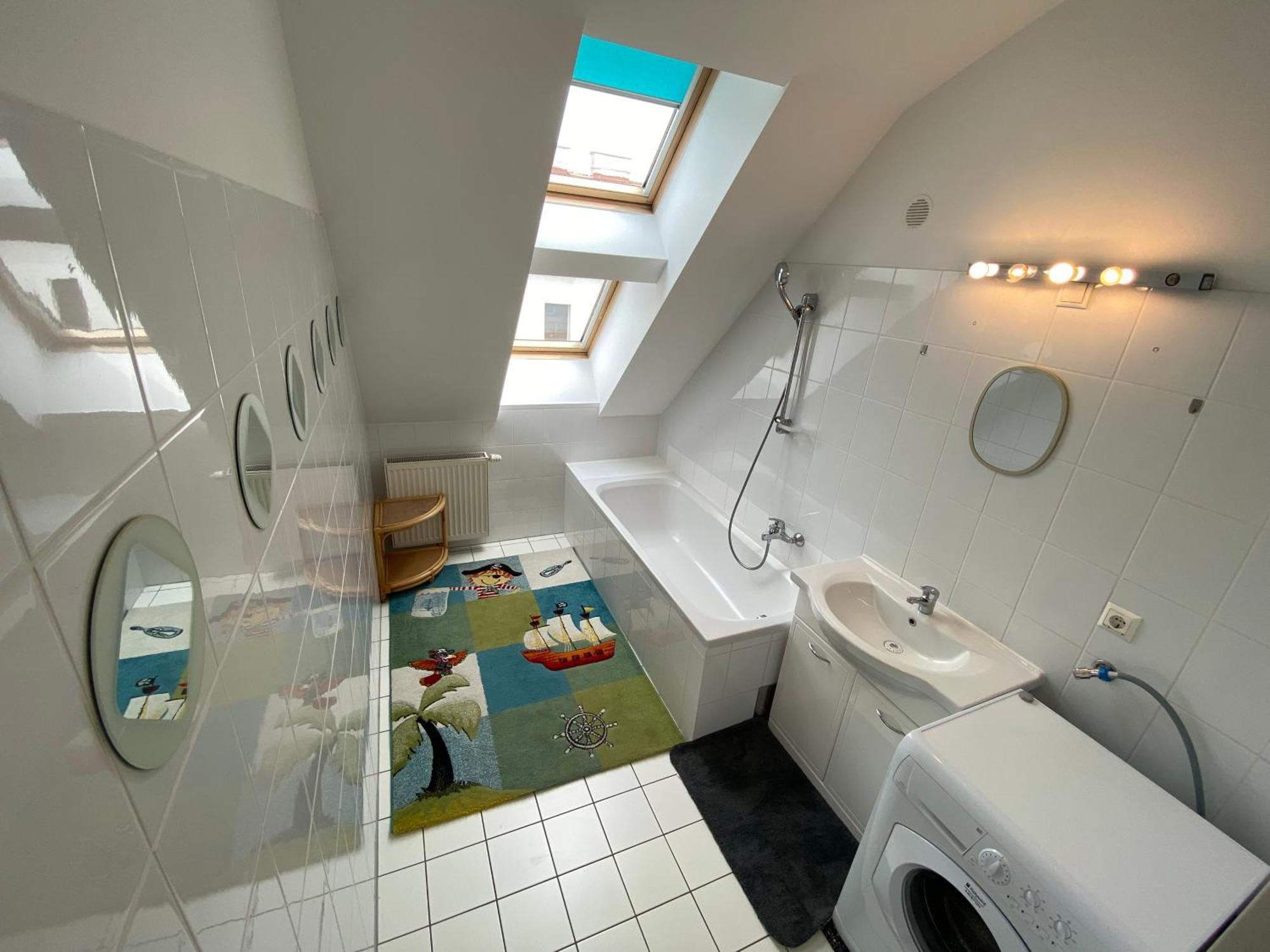 Luxury Penthouse Near Metro, Train Station And 15 Mins Center Wien