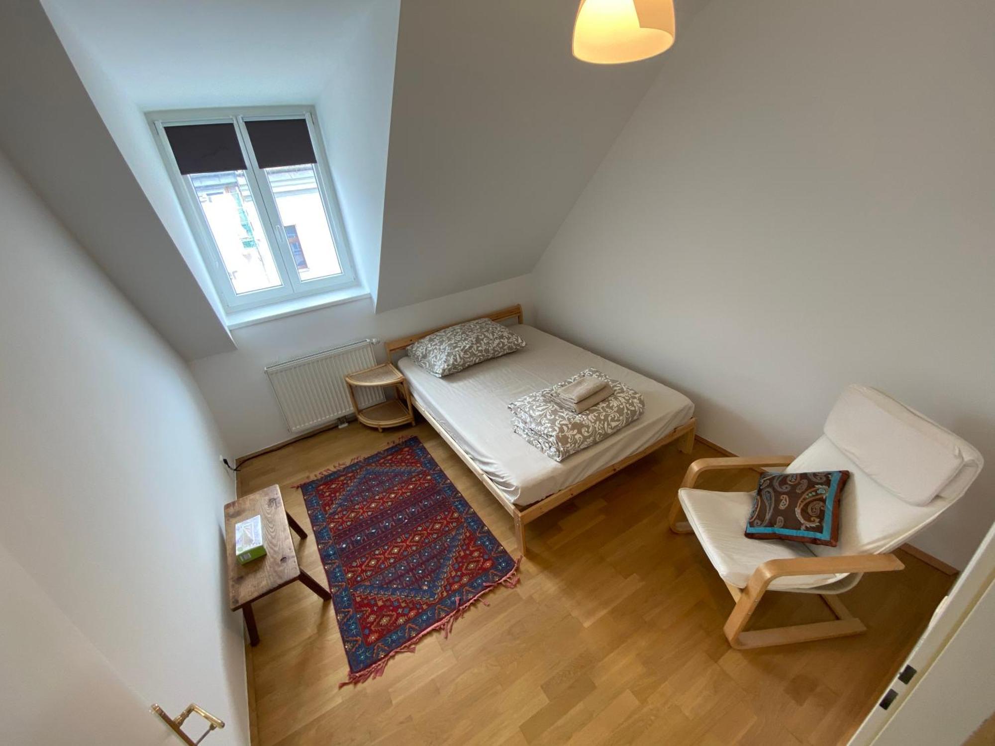 Apartment Luxury Penthouse Near Metro, Train Station And 15 Mins Center Wien